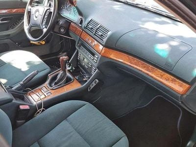 BMW 523