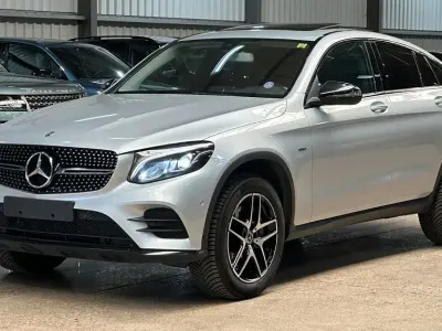Używany Mercedes GLC350 211 KM (155 kW) 2018 Srebrny Coupe
