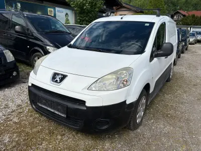Gebraucht Peugeot Partner Comfort 90 PS (66 kW) 2010 Weiß Van / Kleinbus