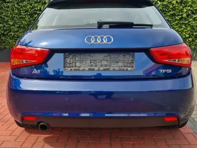 Gebraucht Audi A1 Attraction 86 PS (63 kW) 2012 Blau Kleinwagen
