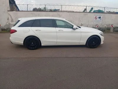 Gebraucht Mercedes C250 204 PS (150 kW) 2014 Weiß Kombi