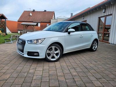 Weiß Gebraucht 2015 Audi A1 Sportback Kleinwagen | 10.900 €