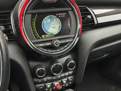 Gebraucht Mini Cooper 136 PS (100 kW) 2016 Schwarz Kleinwagen