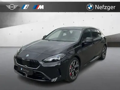 Gebraucht BMW 123 M Sport 204 PS (150 kW) 2026 Black sapphire metallic Kleinwagen
