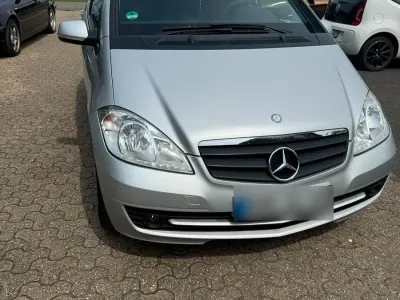 Gebraucht Mercedes A160 95 PS (69 kW) 2011 Silber Kleinwagen