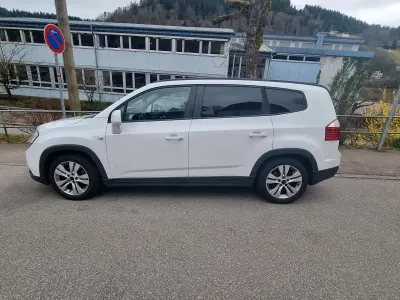 Gebraucht Chevrolet Orlando 163 PS (119 kW) 2012 Weiß Van / Kleinbus