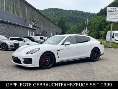 Porsche Panamera 4