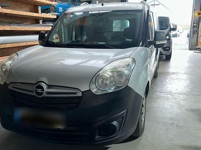 Gebraucht Opel Combo 120 PS (88 kW) 2016 Silber Van / Kleinbus