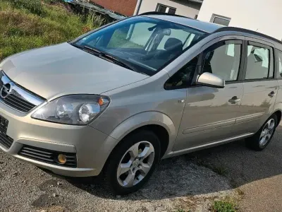 Gebraucht Opel Zafira 140 PS (102 kW) 2005 Gold Van / Kleinbus