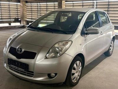 Second-hand Toyota Yaris 87 CP (63 kW) 2007 Argintiu Hatchback