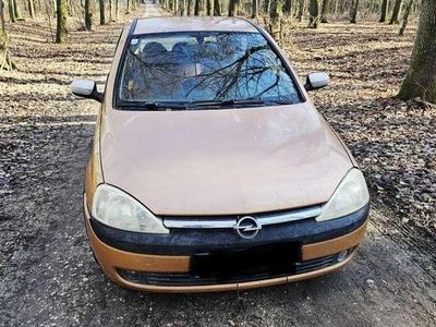 Gold Gebraucht 2003 Opel Corsa Limousine | 3.300 € (Teuer)