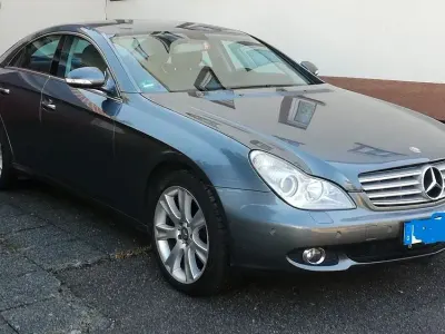 Gebraucht Mercedes CLS320 224 PS (164 kW) 2009 Grau Coupé