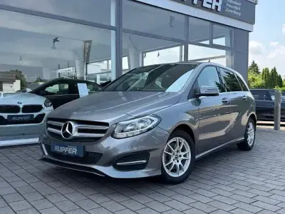Gebraucht Mercedes B180 Style 122 PS (89 kW) 2017 Grau Kleinwagen