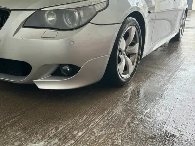 Gebraucht BMW 525 M Sport 177 PS (130 kW) 2005 Silber Kombi