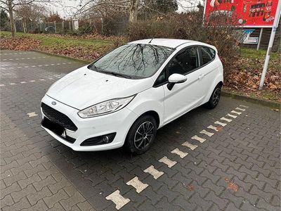 Weiß Gebraucht 2017 Ford Fiesta Celebration Kleinwagen | 5.900 € (Guter Preis)