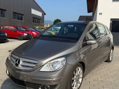 Mercedes B200