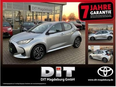 Neu Toyota Yaris Hybrid 116 PS (85 kW) 2025 Silber metallic Kleinwagen