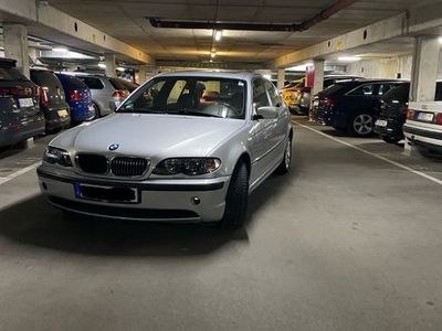 Usado BMW 318 Exclusive 143 HP (105 kW) 2004 Prateado Sedan