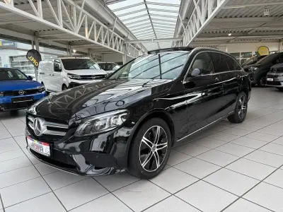 Gebraucht Mercedes C220 194 PS (142 kW) 2020 Schwarz Limousine