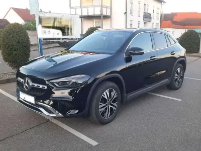Gebraucht Mercedes GLA250 Advanced 218 PS (160 kW) 2023 Schwarz SUV