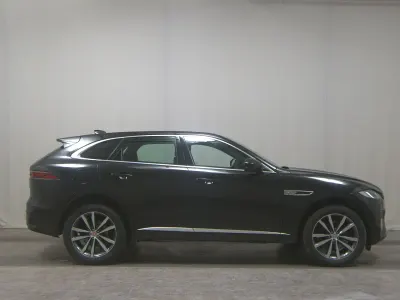 Gebraucht Jaguar F-Pace R-Dynamic 301 PS (221 kW) 2022 Santorini black SUV