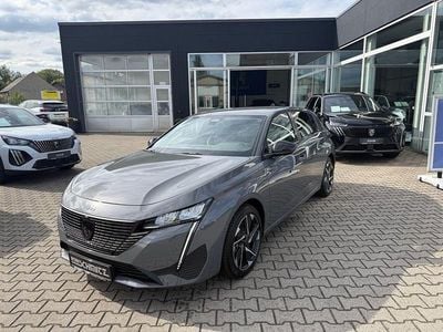Grau Neu 2025 Peugeot 308 Allure Limousine | 27.990 €