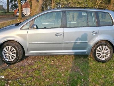 Second-hand VW Touran 116 CP (85 kW) 2006 Albastru Monovolum