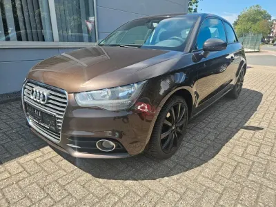 Gebraucht Audi A1 Attraction 86 PS (63 kW) 2013 Braun Kleinwagen
