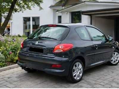 Gebraucht Peugeot 206 60 PS (44 kW) 2011 Schwarz Limousine