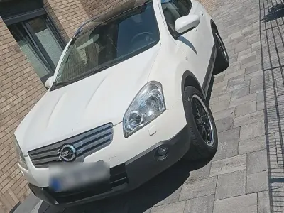 Gebraucht Nissan Qashqai +2 Tekna 141 PS (103 kW) 2008 Weiß SUV