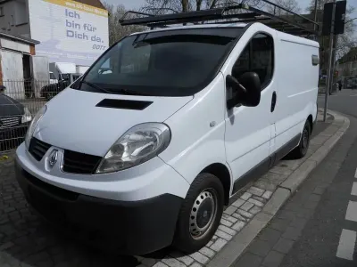 Gebraucht Renault Trafic 90 PS (66 kW) 2009 Weiß Van / Kleinbus