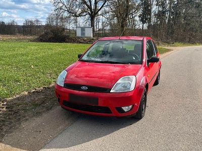 Usata Ford Fiesta 80 CV (58 kW) 2003 Rosso Utilitaria