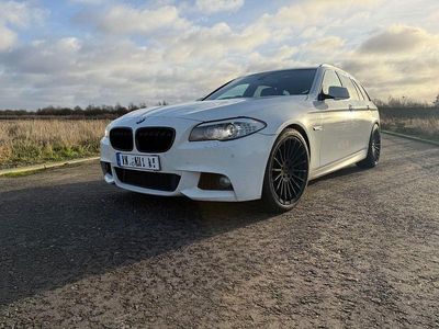 Weiß Gebraucht 2012 BMW 535 Sport Line Kombi | 7.999 €