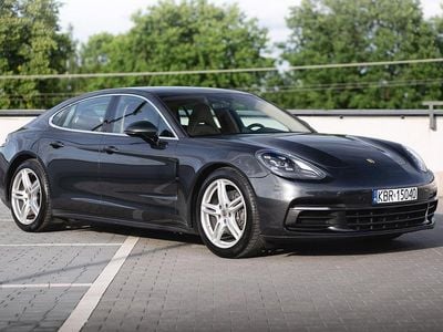 Porsche Panamera 4