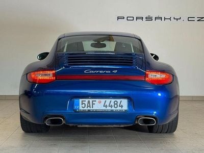 Porsche 911 Carrera 4
