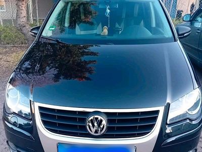 Gebraucht VW Touran 140 PS (102 kW) 2010 Schwarz Van / Kleinbus
