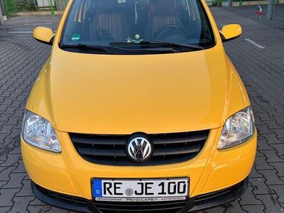 Gebraucht VW Fox 54 PS (39 kW) 2005 Gelb Kleinwagen