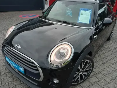 Używany Mini Cooper 136 KM (100 kW) 2017 Czarny Hatchback