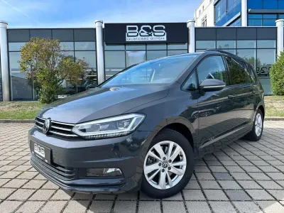 Gebraucht VW Touran Comfortline 150 PS (110 kW) 2025 Grau Van / Kleinbus