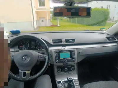 Gebraucht VW Passat 140 PS (102 kW) 2011 Blau Kombi