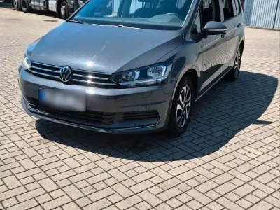 Gebraucht VW Touran Active 150 PS (110 kW) 2022 Grau Van / Kleinbus