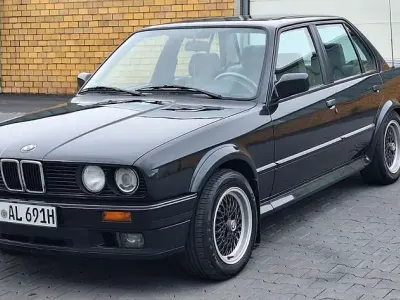 Gebraucht BMW 325 170 PS (125 kW) 1988 Schwarz Limousine