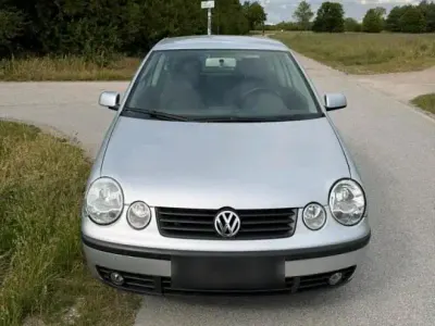 Gebraucht VW Polo Basis 75 PS (55 kW) 2002 Silber Kleinwagen