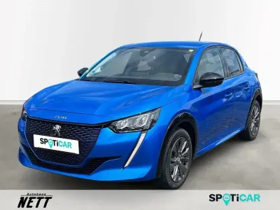 Gebraucht Peugeot e-208 Allure+ 100 kW (136 PS) 2024 Blau Kleinwagen