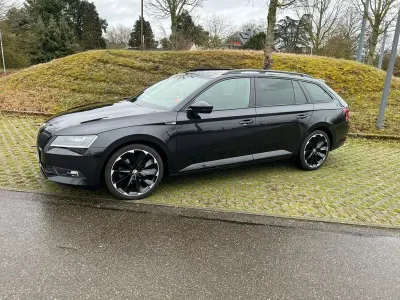 Gebraucht Skoda Superb SportLine 190 PS (139 kW) 2019 Schwarz Kombi