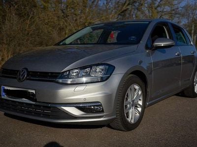Gebraucht VW Golf VII Comfortline 116 PS (85 kW) 2017 Beige Limousine