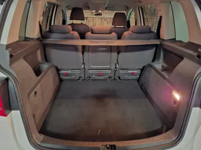 Gebraucht VW Touran 102 PS (75 kW) 2011 Weiß Van / Kleinbus