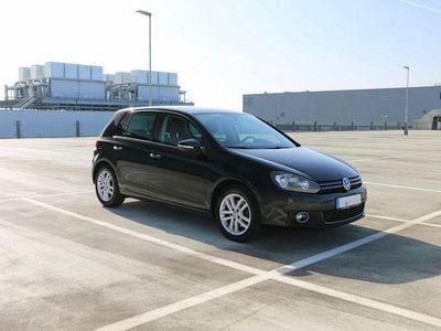 Second-hand VW Golf VII 122 CP (89 kW) 2012 Negru Berlinǎ
