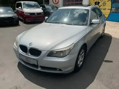 Gebraucht BMW 520 250 PS (183 kW) 2005 Silber Limousine
