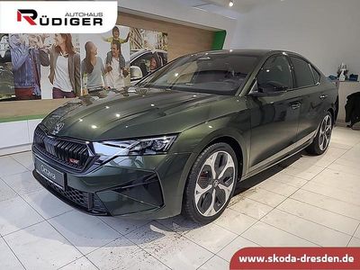 Grün Neu 2026 Skoda Octavia RS Limousine | 45.990 € (Teuer)